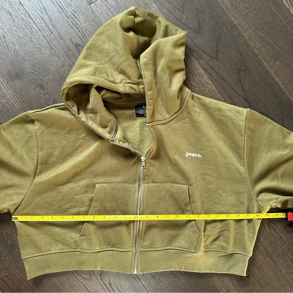 NWT Peace Collective US XL Cropped Green Hoodie - Picture 14 of 16